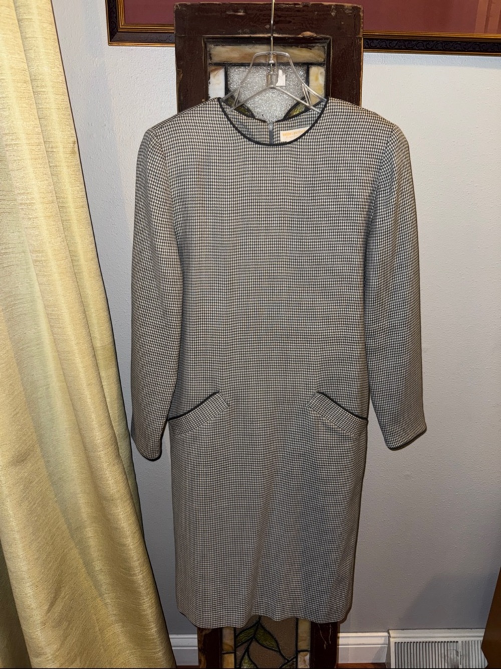 Brooks Brothers Black and Grey Houndstooth Long Sleeve Shift Dress